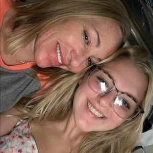 Meet your Posher, Lisa